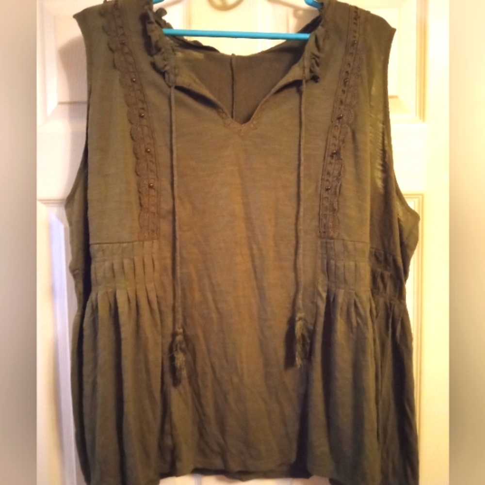 Women's plus size 3x olive green sleeveless top. Boho style